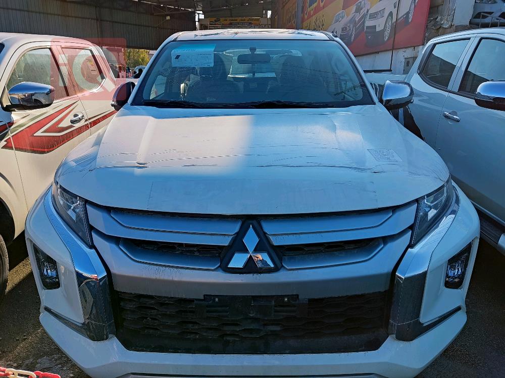 میتسوبیشی L200